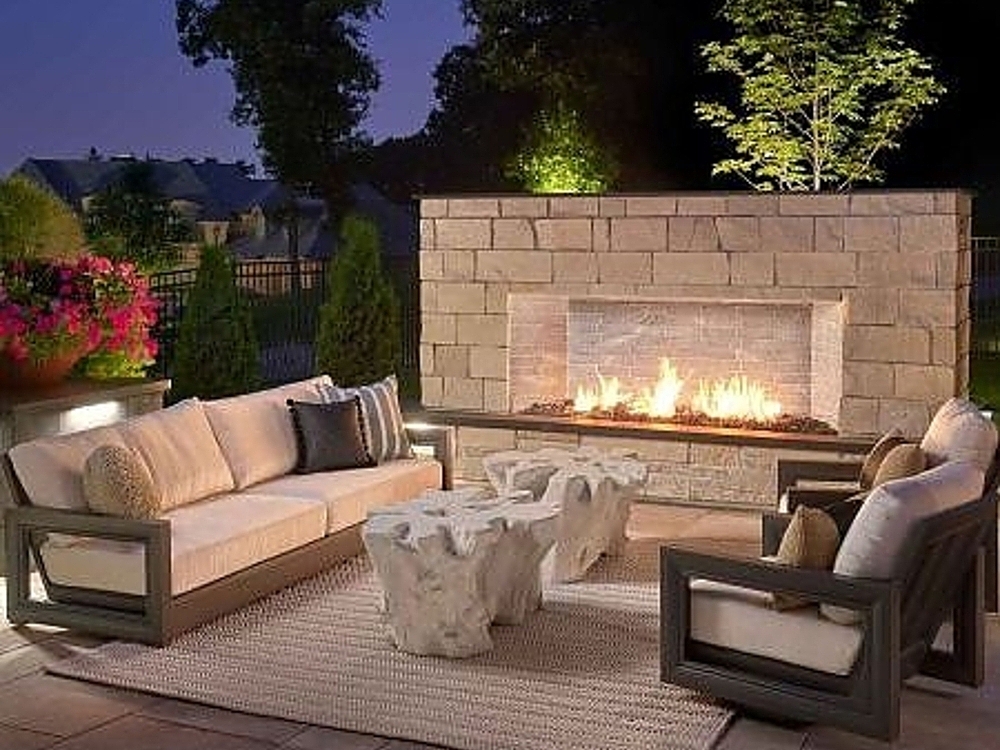 Designing a Backyard Fire Pit Area for Minneapolis Evenings
