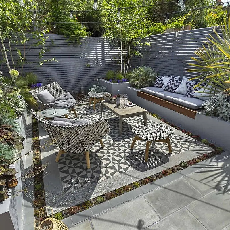 Quaint little gardens like these are everything!