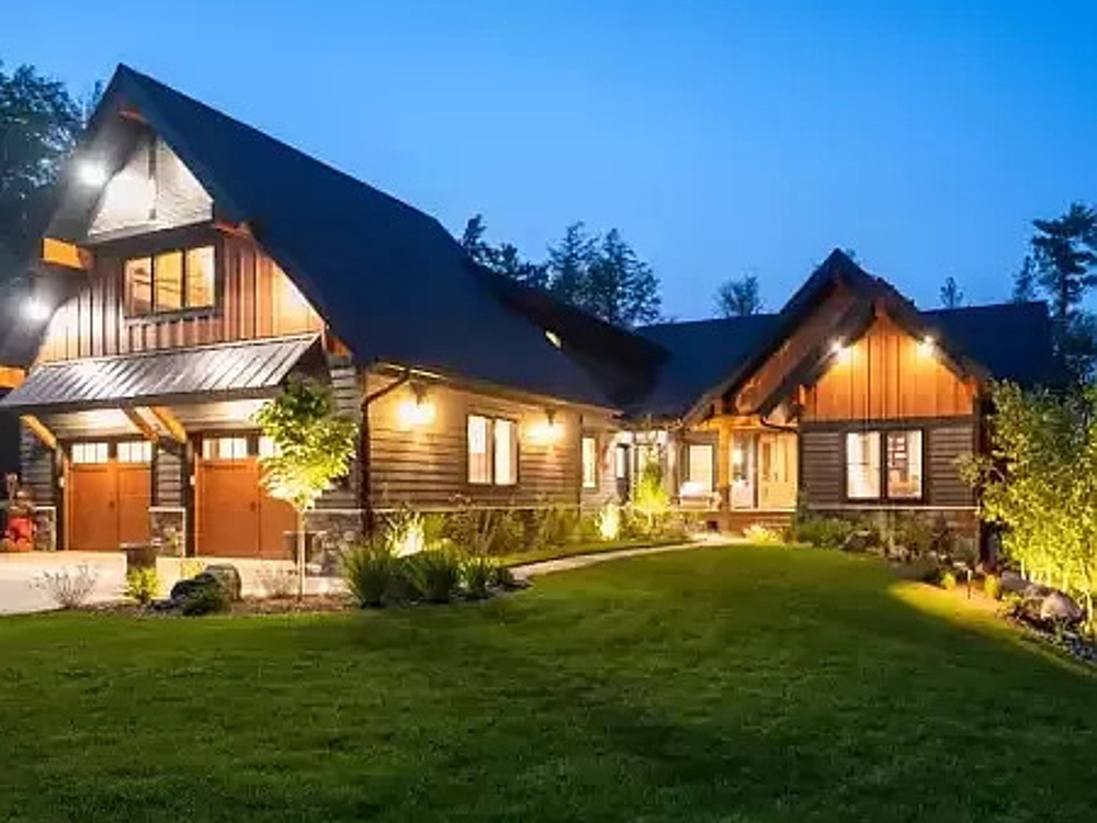 Outdoor Lighting Designs That Work in All Minnesota Seasons